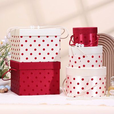 新款绸布轻奢伴手礼盒法式波点手提礼品盒婚礼伴娘伴手礼品包装盒