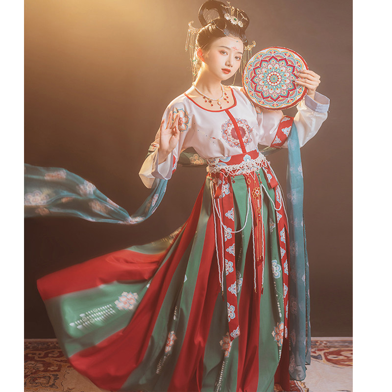 女士唐装汉服三件套敦煌飞天圆领齐腰中国风唐制汉服装服装租赁图片