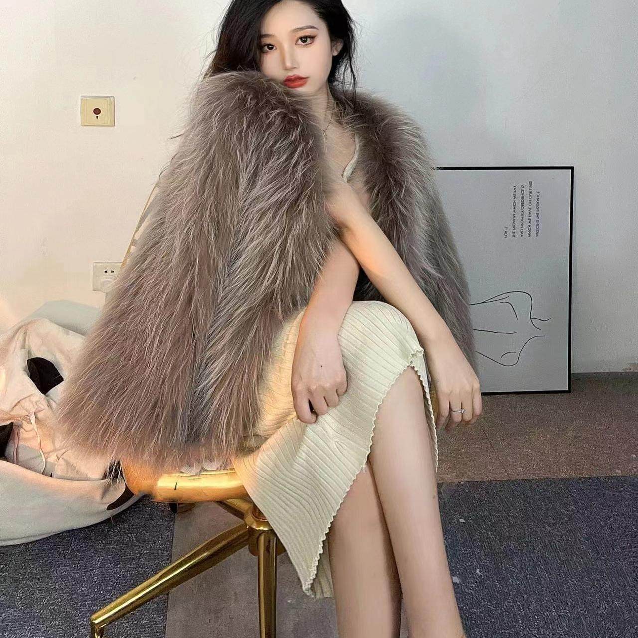 貉子毛加密双面编织皮草外套女新款2025海宁短款V领皮毛一体时尚