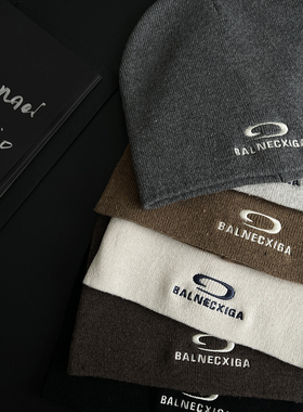 韩系简约字母刺绣毛线帽女秋冬保暖显脸小护耳包头冷帽潮男针织帽