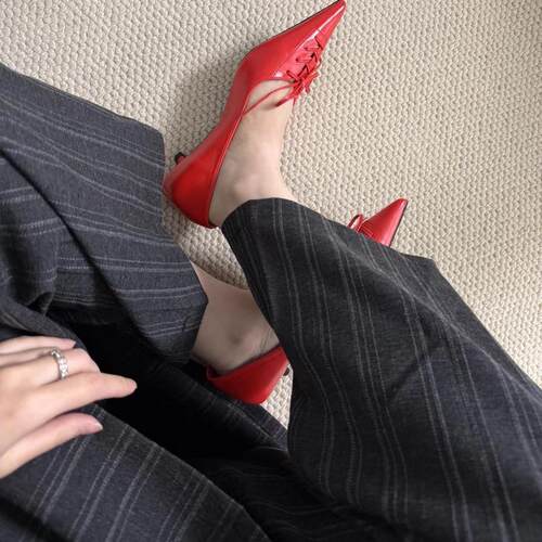 wins shoes 氛围小单鞋 芭蕾风系带尖头设计小猫跟高跟鞋小单鞋红