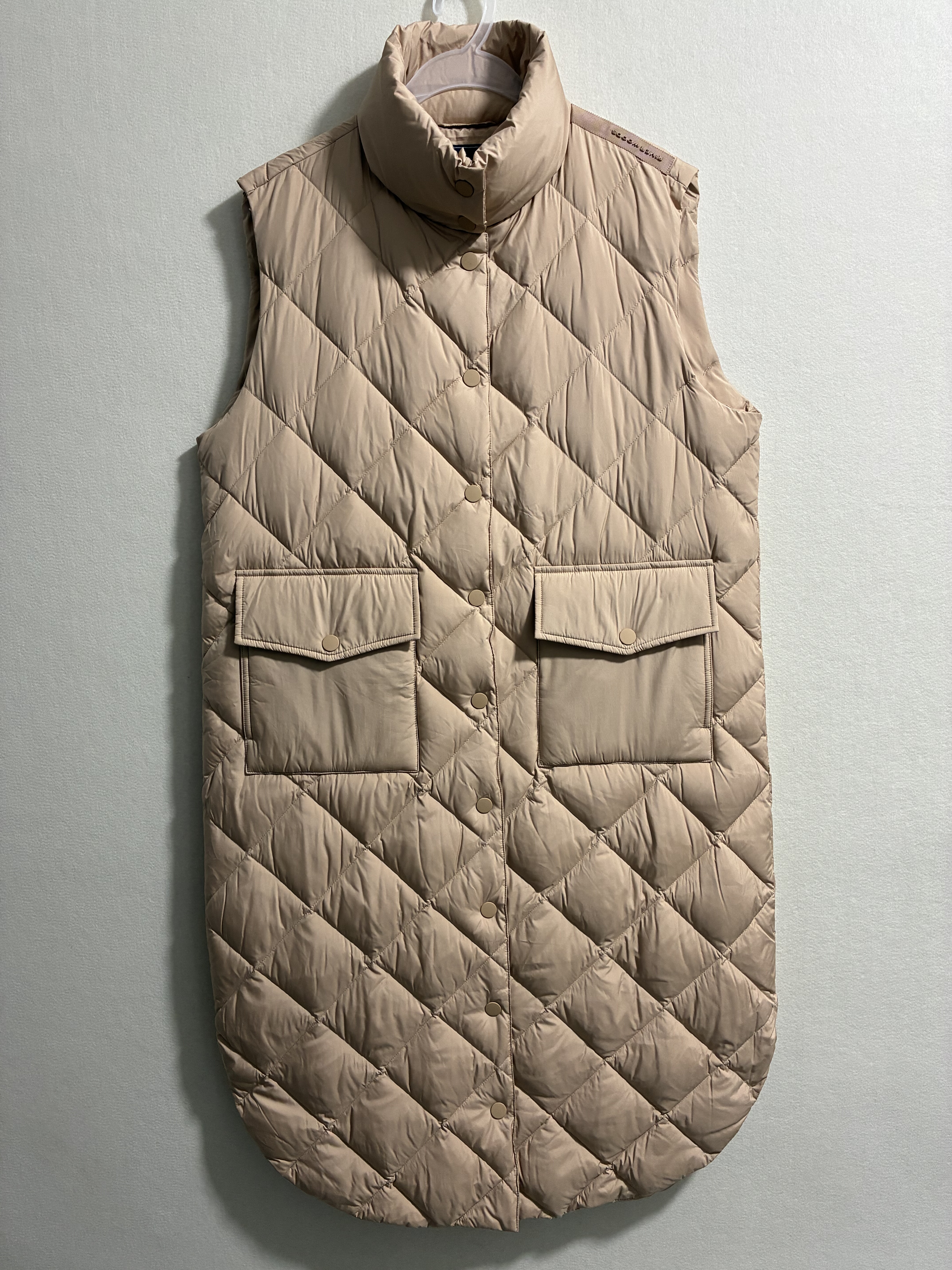 特价 外贸原单 立领过臀 菱形格纹绗缝 带盖贴袋 无袖羽绒服 马甲