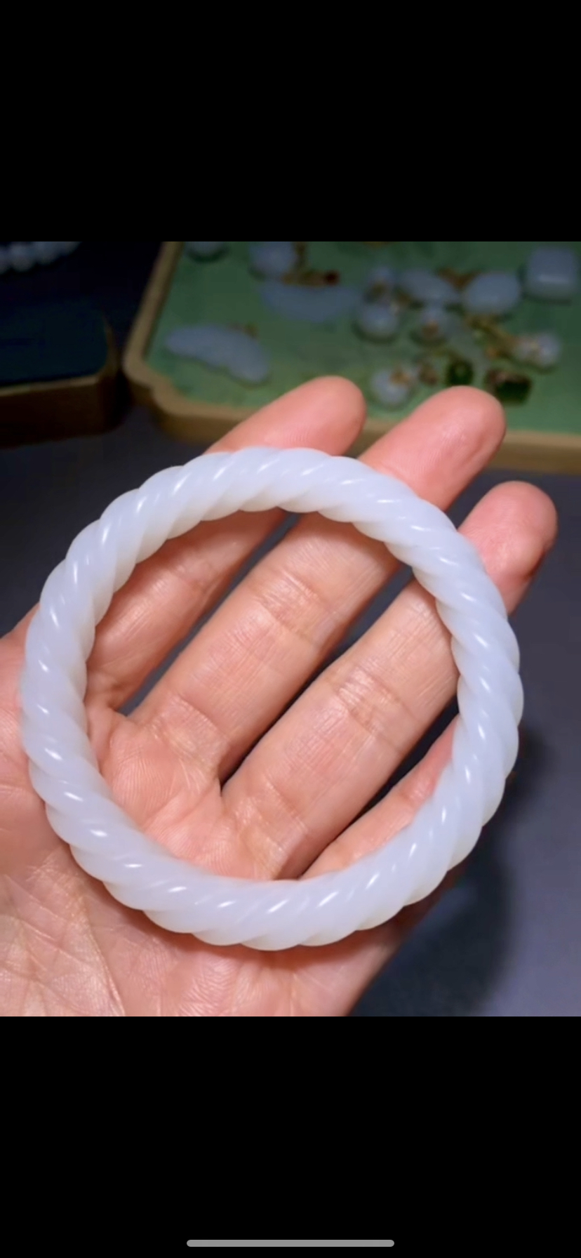 精品新疆和田玉籽料 绞丝镯 麻花镯 一级白 油性脂粉好  内径54mm