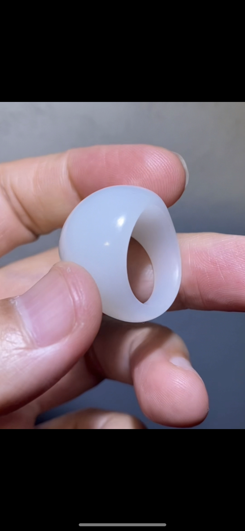 天然高品新疆和田玉籽料面包戒 一级白 细度过灯 17mm 正品带证书