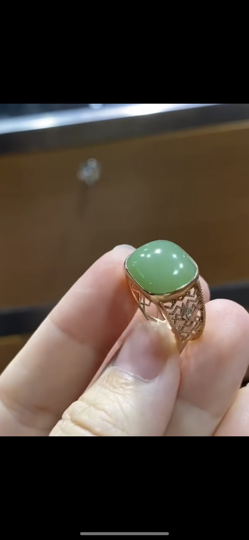 高品质和田玉碧玉 粉青18K金镶嵌戒指油性脂粉非常高细度过灯18mm