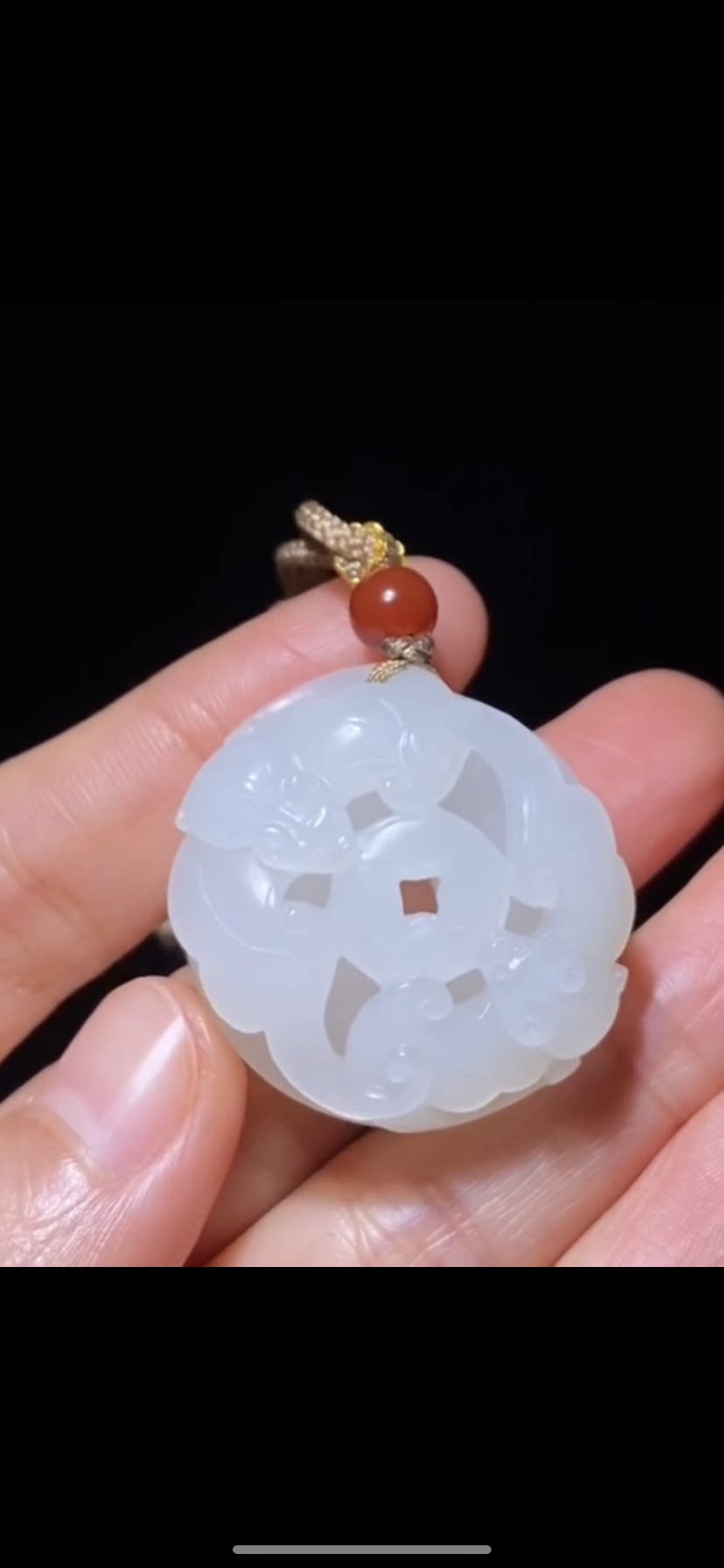 精品新疆和田籽料福在眼前 一级白玉质油润 镂空工艺32&times;31&times;15mm