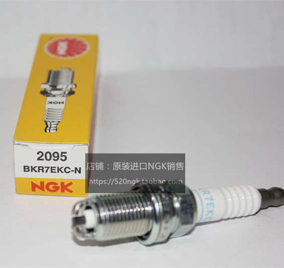 宝马摩托车适用原装火嘴火星塞进口NGK双爪火花塞BKR7EKC-N
