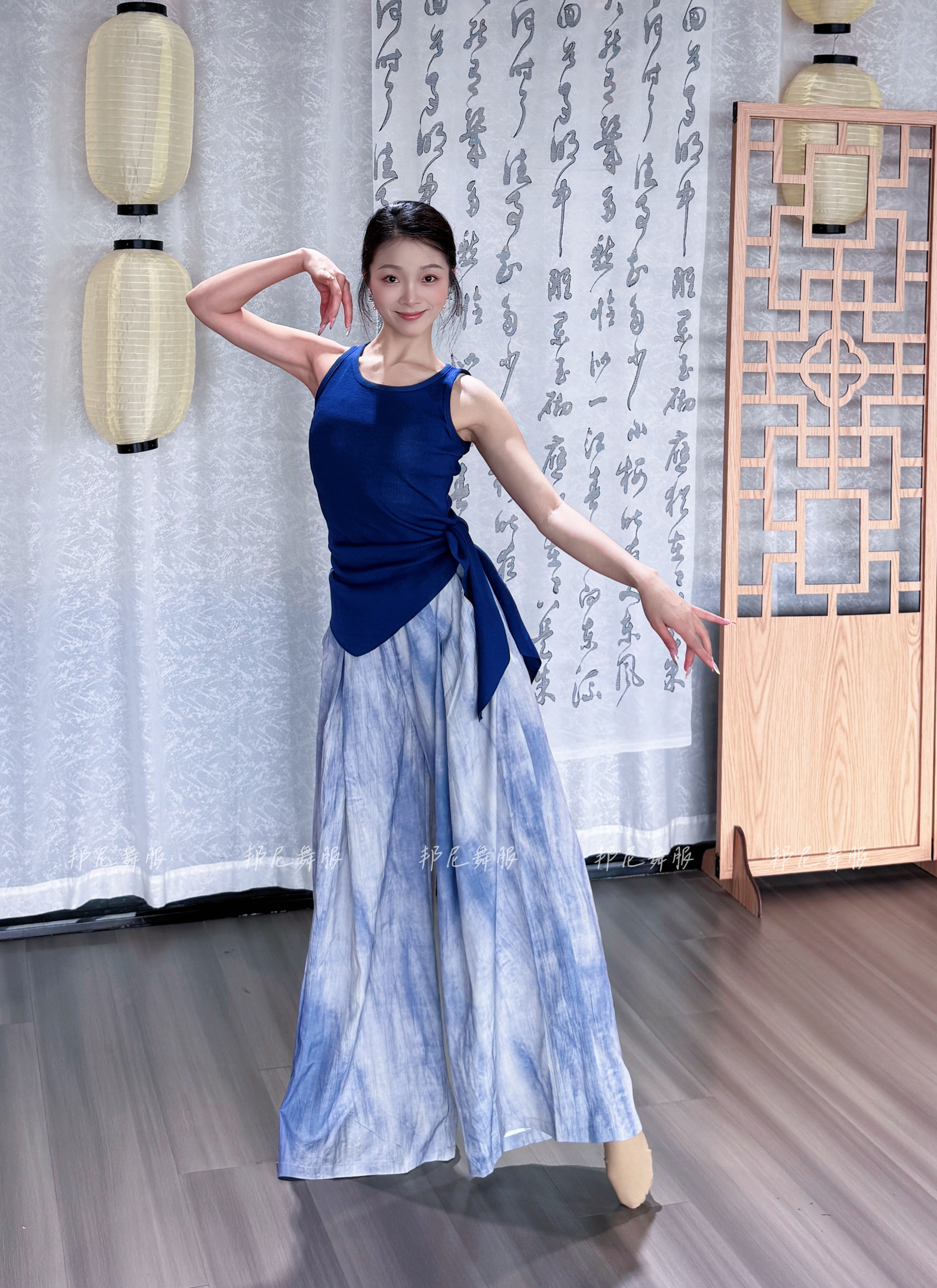 古典中国舞飘逸垂感褶皱阔腿裤女2024夏季现代舞蹈裤形体练功服