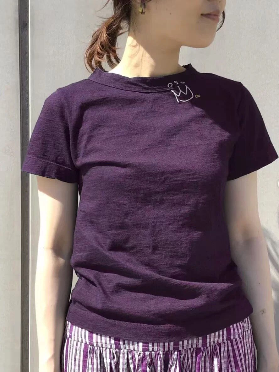 日系新贵数字牌T恤女领口皇冠R刺绣简约风格棉质纯色短袖圆领上衣
