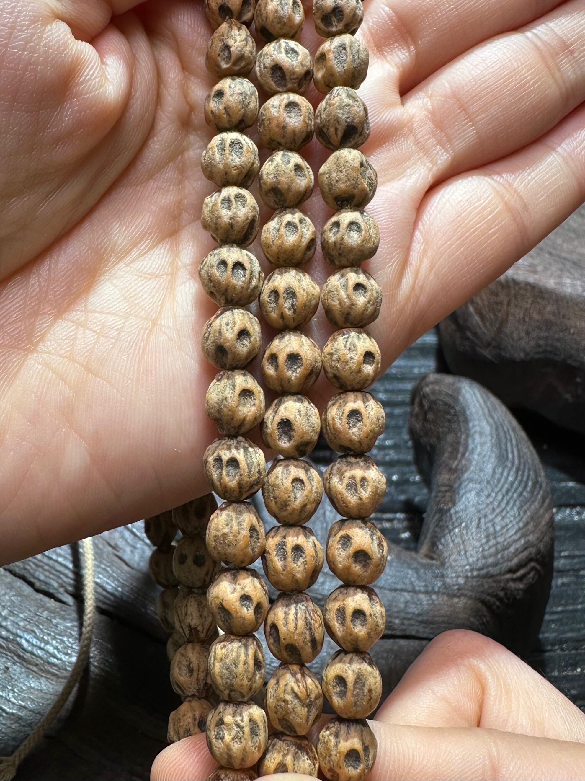 N热振柏香籽红芽红油皮大眼睛深坑尸陀林纹理巨狂野高油密文玩