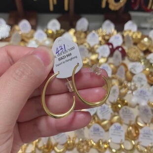 金色耳圈