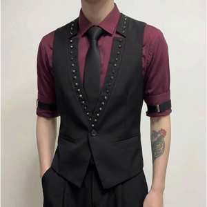 QS782*铆钉暗黑V领一粒扣短款马甲男P50图片