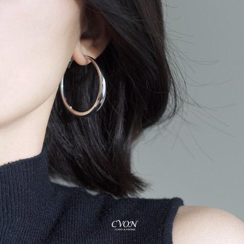 CVON赵露思同款耳环素圈大耳圈圈圈女新款高级感法式复古银针耳饰