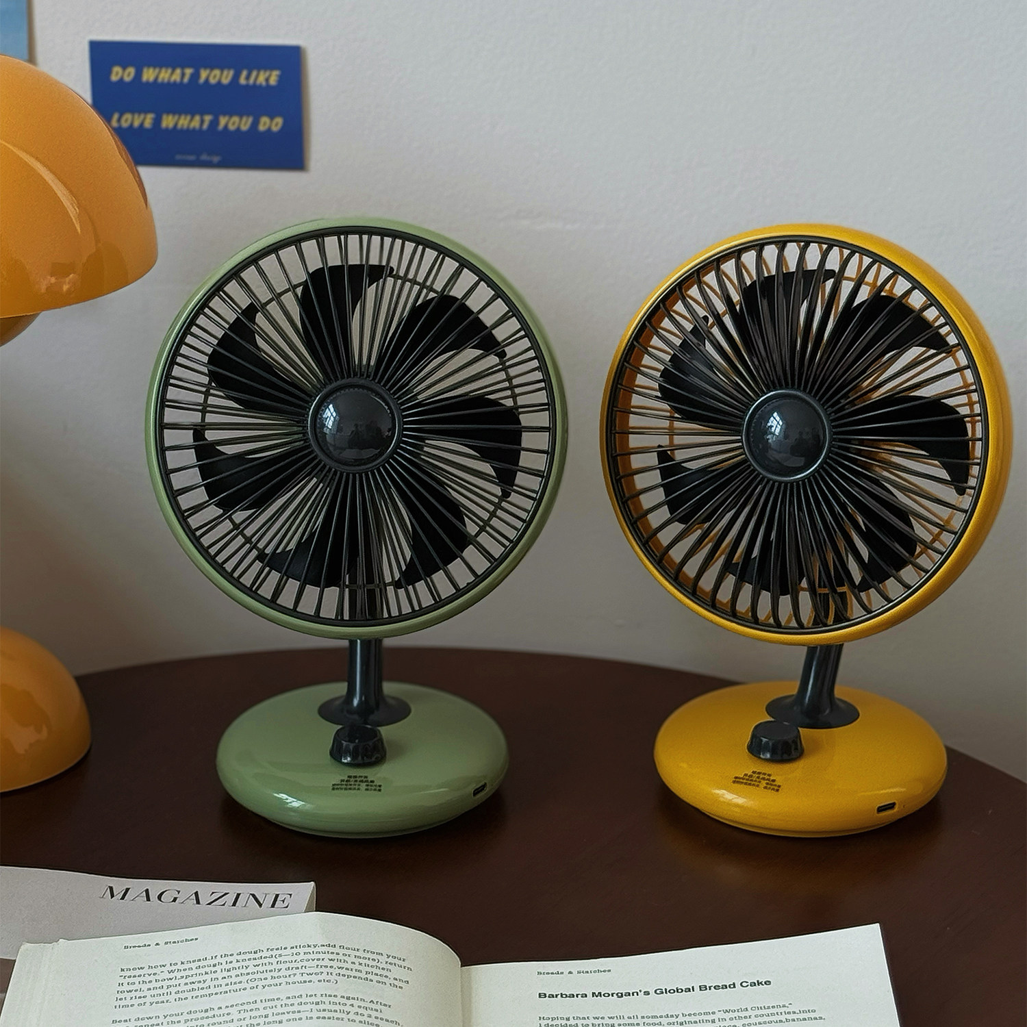 复古文艺小风扇创意简约ins风台式桌面大风力长续航usb充电电风扇