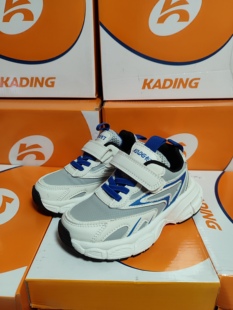 卡丁全新正品实体专柜男童春秋皮面防水26-30码防滑超轻运动鞋