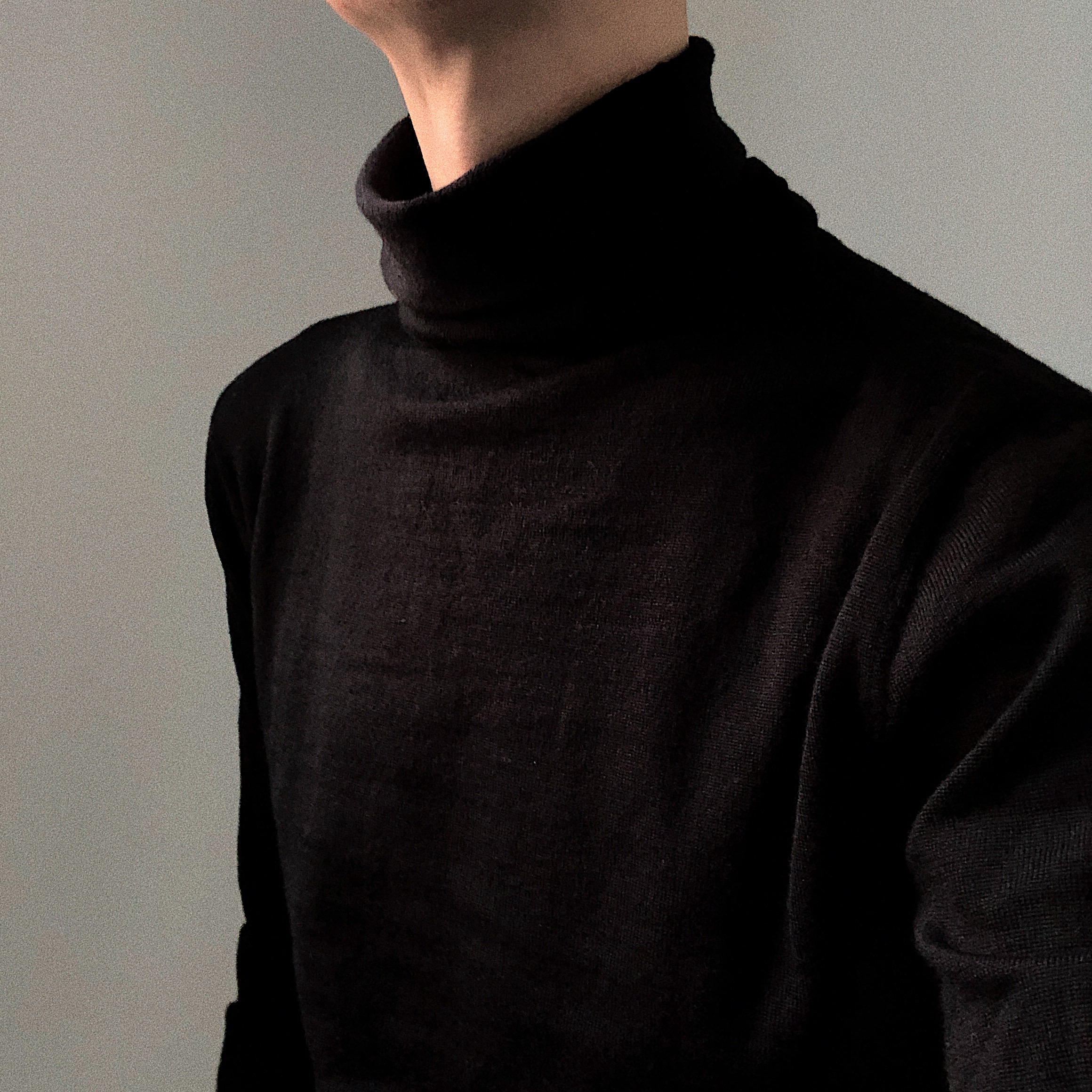 COLN 男女老少都需要入的万年百搭神器 黑色高领针织打底