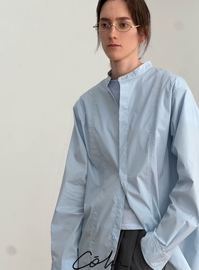 COLN无需繁锁用衬衫定义秋日氛围圆领宽松衬衫将秋日氛围随身携带