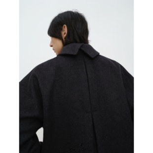 开衩 磊落更爱转身后 COLN爱翻领单排扣大衣 理由很简单爱翻领