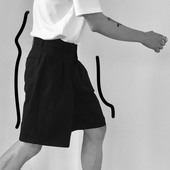 短裤 西装 已退潮 挺括面料 时髦已来到 COLN 百慕大短裤 修身