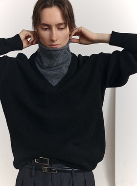 COLN是短款假两件撞色领毛衣让你无需费力叠穿也拥有层次分明ootd