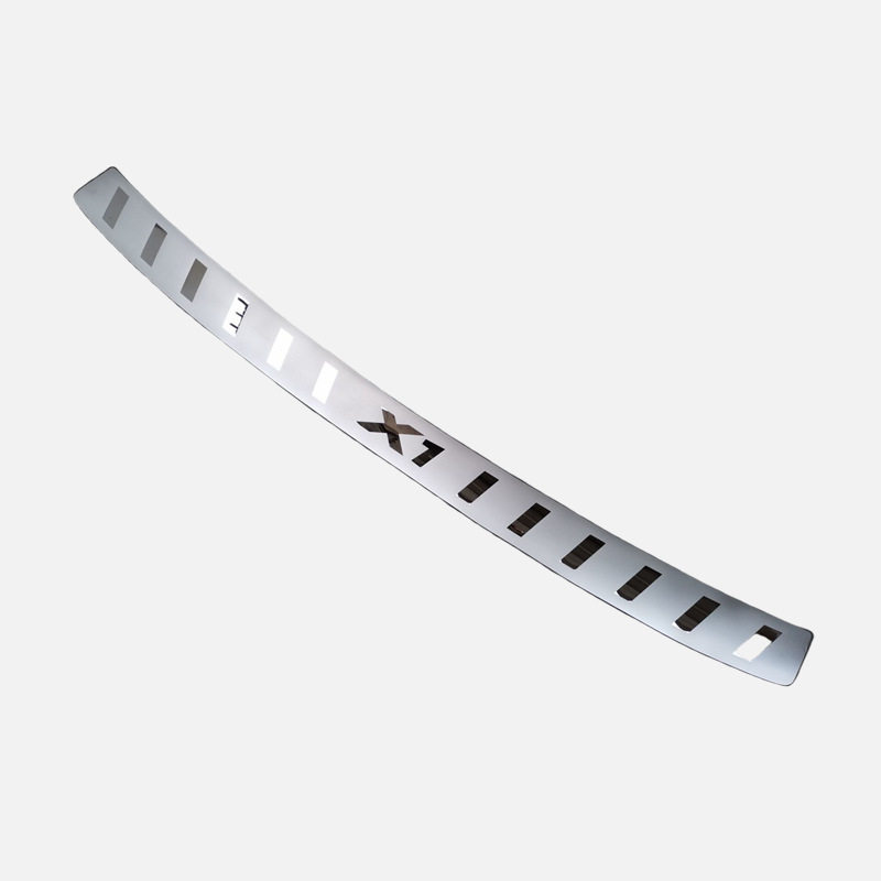 适用于10-22款宝马X1后护板