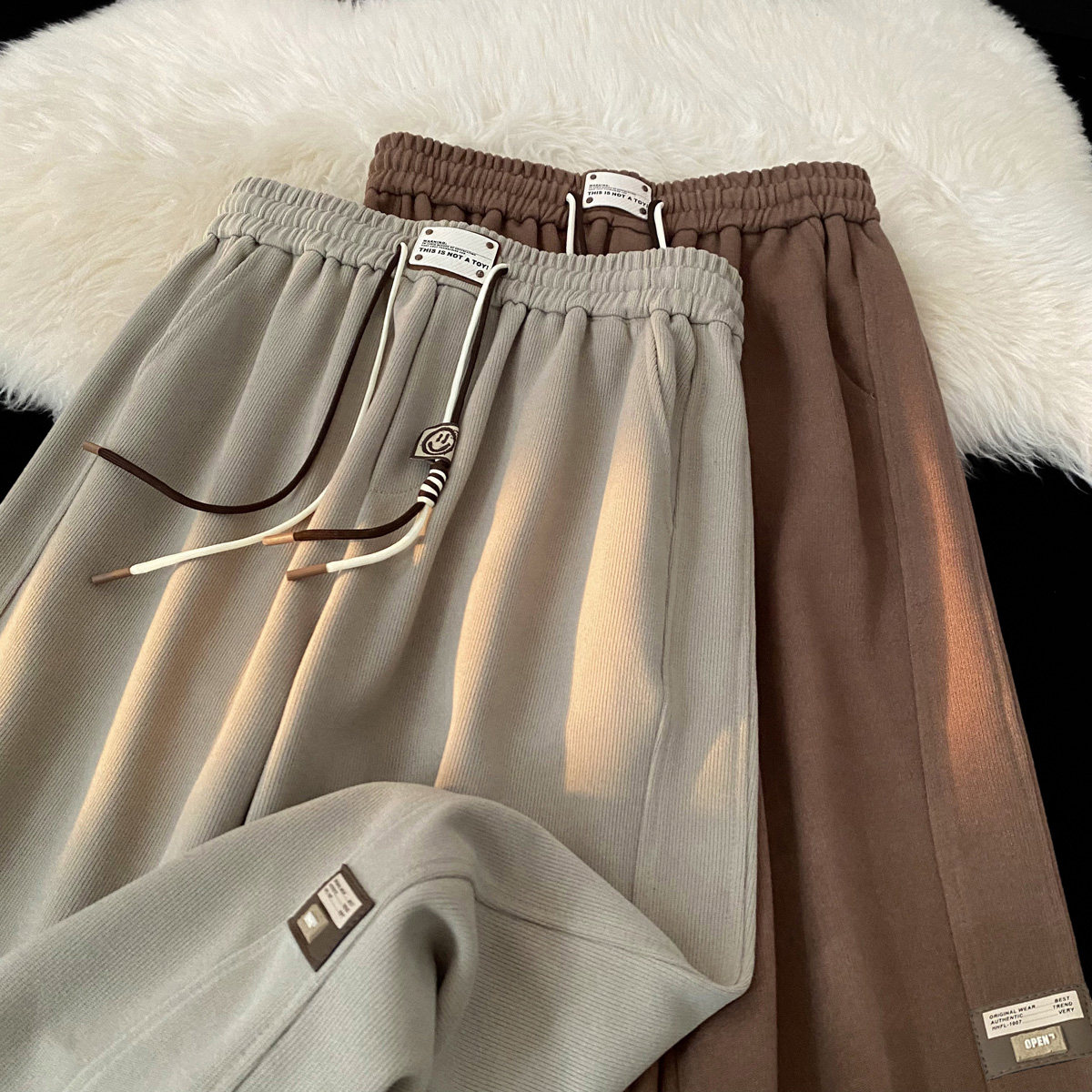 2025春装新款立体剪裁男士休闲裤时尚贴标束脚裤K6695-P45，男装休闲裤，电商A006