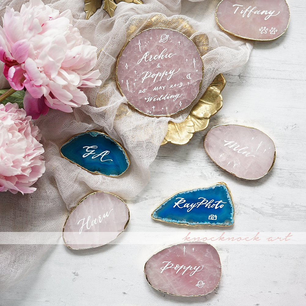 KKlife 定制粉水晶英文书法婚礼生日礼物礼品粉色席位卡誓言摆件