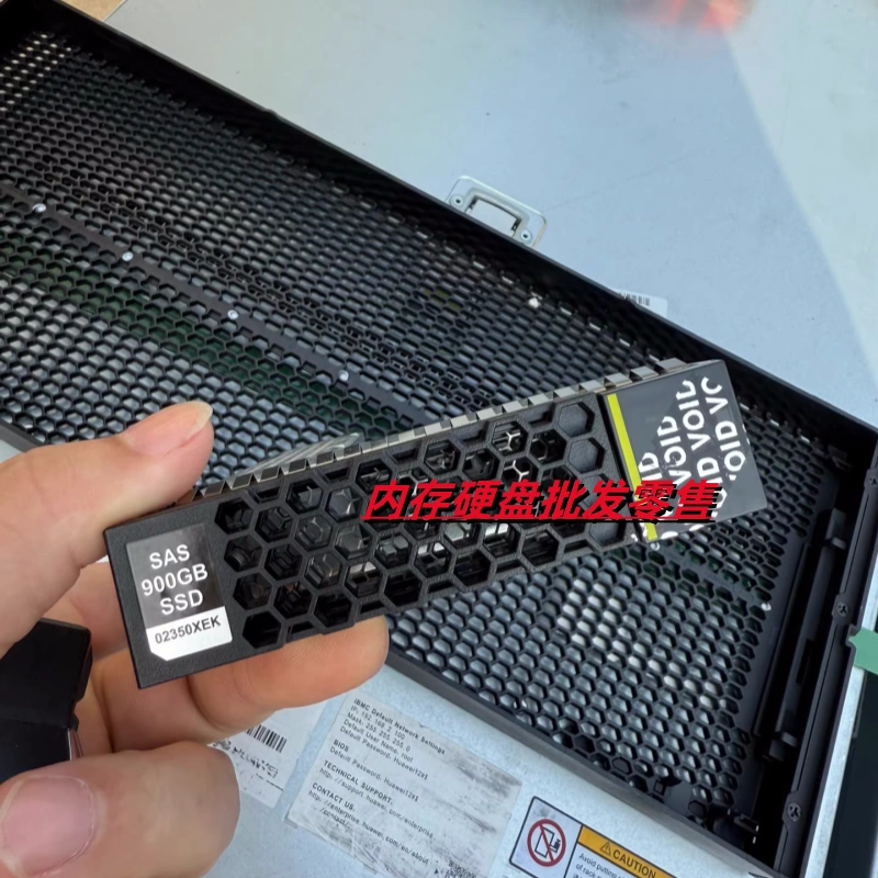 HSSD-D5222AM5900 02350XEK 固态硬盘 900G SAS 12GB 512 SSD