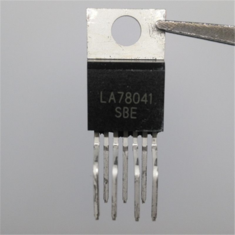 输出场块集成电路