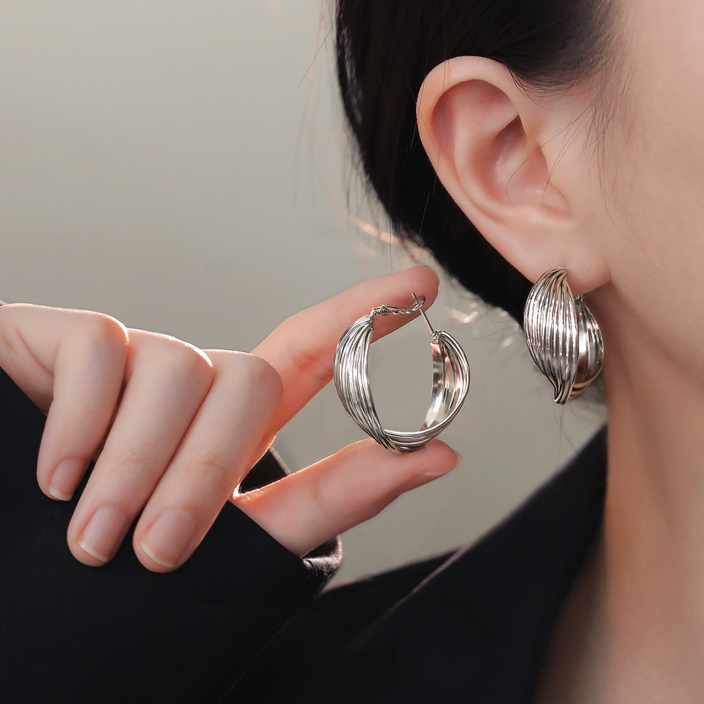 【巷南】999银港风素圈耳环高级感复古女2025新爆款耳钉轻奢耳饰,饰品/流行首饰/时尚饰品新,耳环,淘宝优惠券,粉丝福利购,淘宝优惠卷