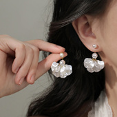 999银花瓣珍珠耳钉女轻奢2025新爆款 巷南 小众耳环耳饰高级感