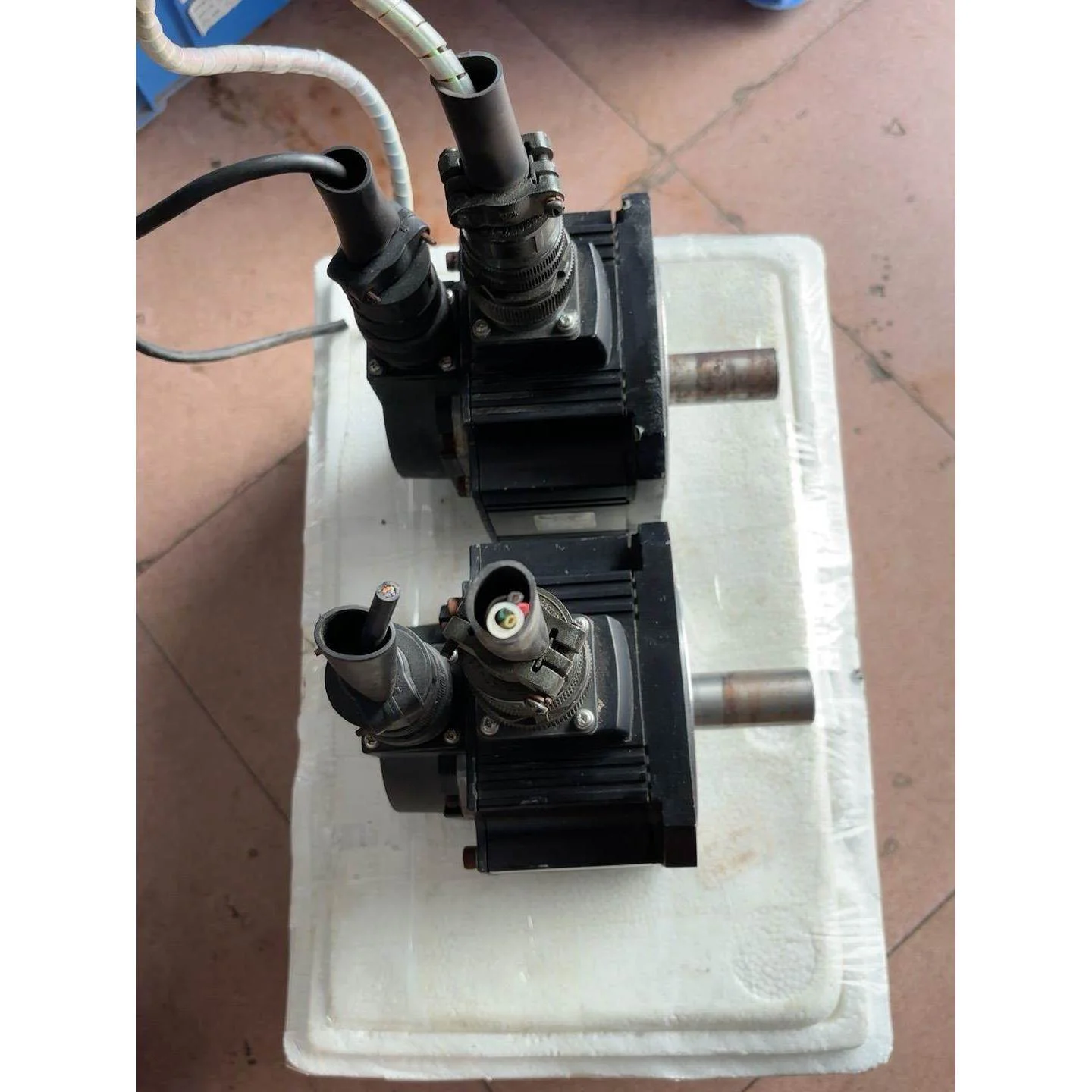 非实价议价议价三菱伺服电机HC-SFS52 0.5kw,二台，成色看图非实