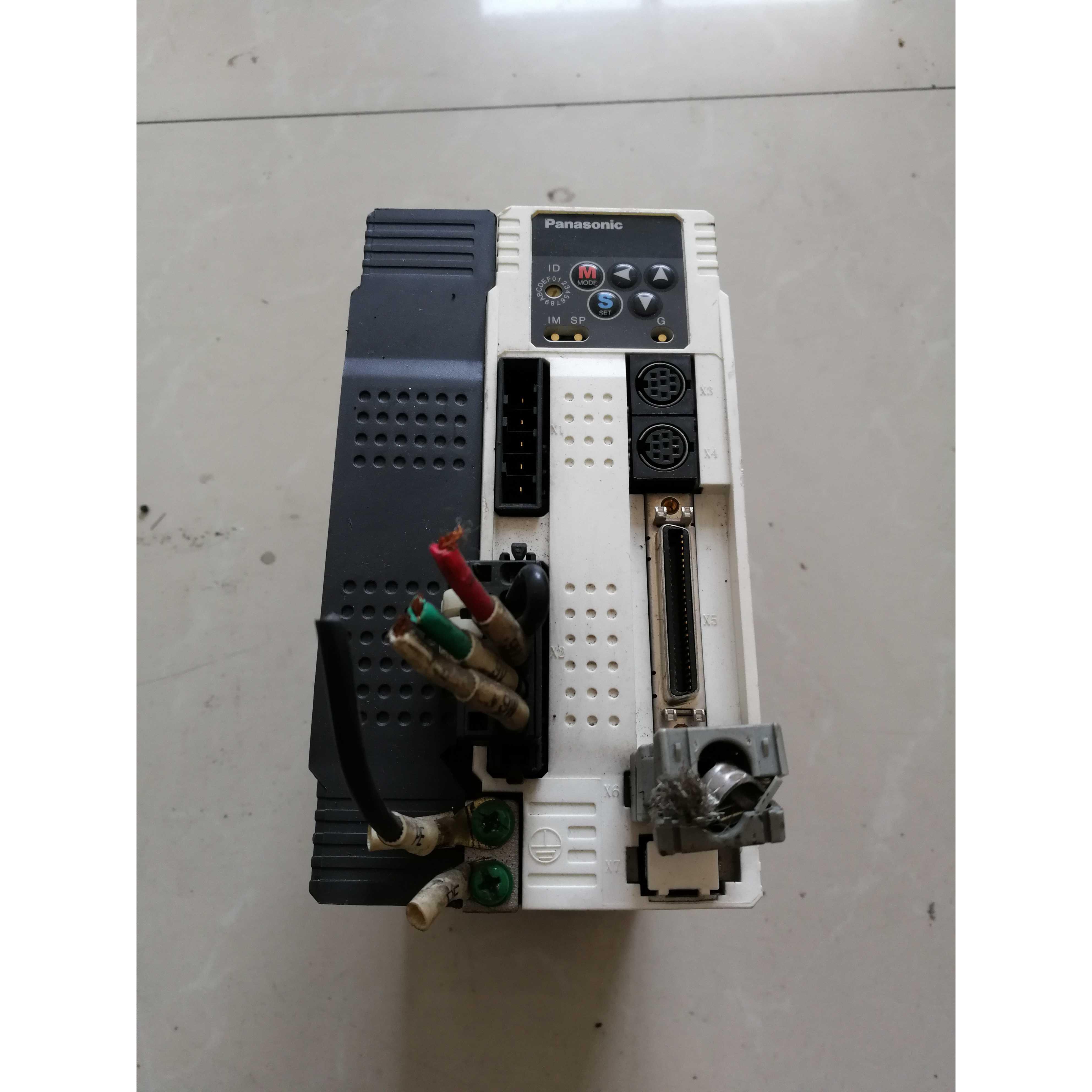 非实价议价议价拆机二手实图 外壳有破损 松下伺服驱动器MDDDT554