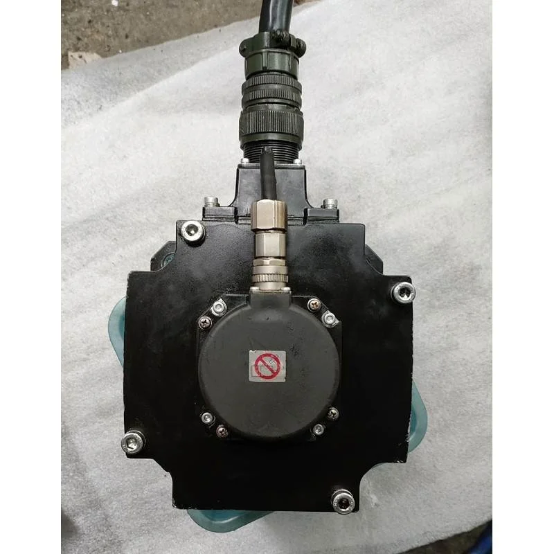 非实价议价议价三菱J4伺服电机:HG-SR352J，3.5Kw。实物图，功非