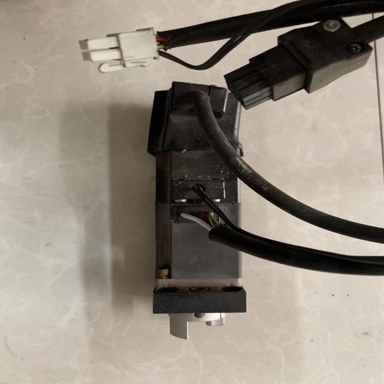 非实价议价议价老店三菱伺服电机 100w功能正常 成色如图议价非实