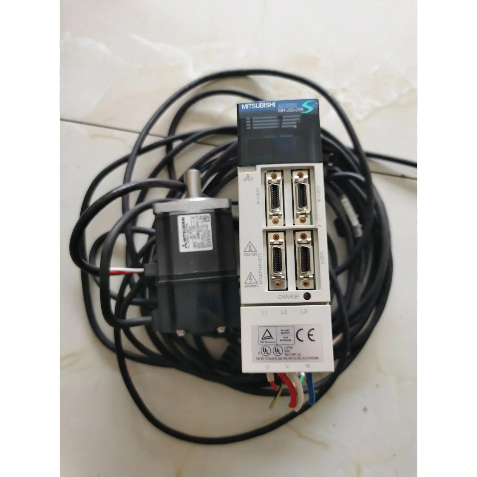 非实价议价议价二手伺服驱动器电机 MR-J2S-20B+HC-KFS23 一套 议