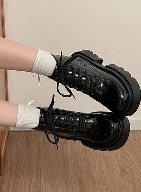 黑色马丁靴女2025秋季新款厚底系带小短靴英伦风机车靴粗跟增高鞋