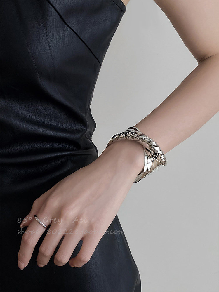 EUROPEAN AND AMERICAN INS COLD WIND CROSS AROUND METAL OPEN BRACELET FEMININE COUPLE BRACELET FASHION ARMBAND BRACELET HAND