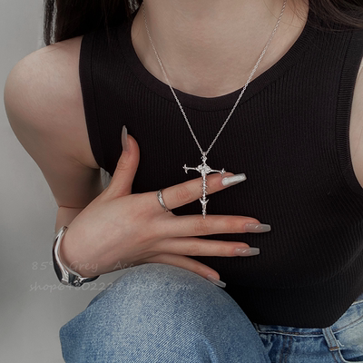 骸骨十字架项链女高级感轻奢