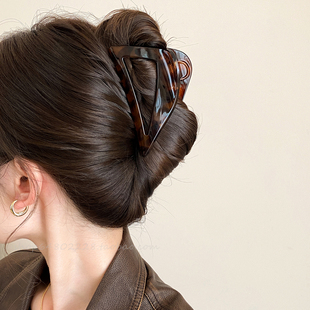 高级感三角形抓夹女后脑勺发夹鲨鱼夹气质发卡夹子发量少头饰发饰