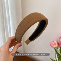 Korean-style wide-brimmed headbands for women's daily wear, high-top knitted headbands for washing the face and pressing hair, high-end hair bands and hairpins thumbnail 2