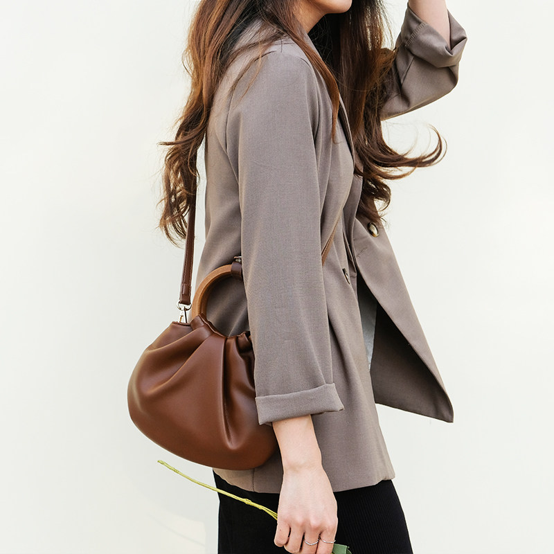 BagGirl 设计感手提包2025新款法国质感包包小众褶皱云朵包斜挎包,箱包皮具/热销女包/男包,通用款女包,淘宝优惠券,粉丝福利购,淘宝优惠卷