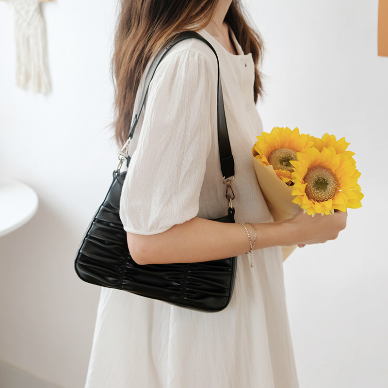 BagGirl 法式小众腋下包女2021新款百搭褶皱包斜挎链条包pu单肩包