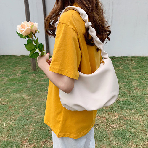 日韩云朵褶皱软皮腋下包