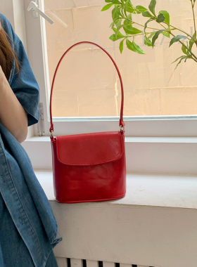 BagGirl 时尚女水桶包斜挎百搭2022新款小众复古红色包简约托特包