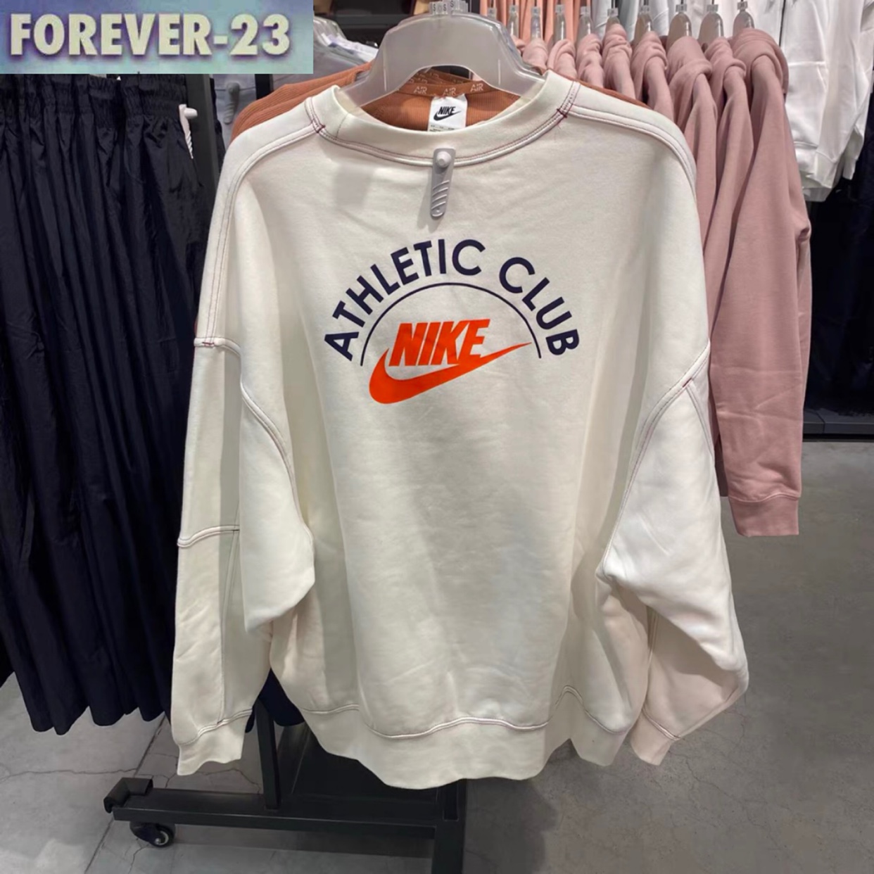 耐克ATHLETIC女子蝙蝠袖卫衣