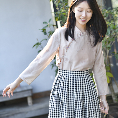 新中式立领斜襟绣花修身衬衫