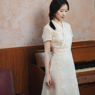 前世今生复古文艺交叠V领绣花连衣裙 醉柳春晴 21CXC 264