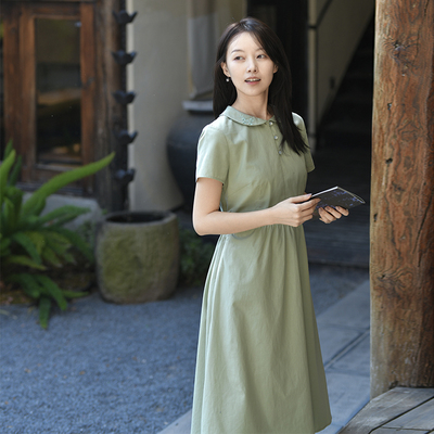 翻领绣花减龄修身连衣裙