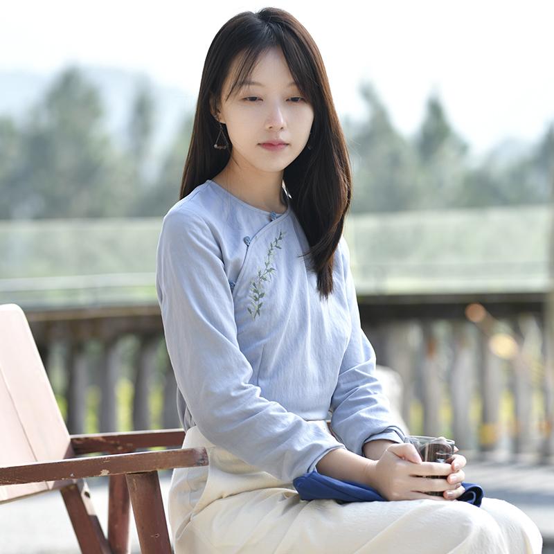 斜襟圆领原创绣花长袖衬衫